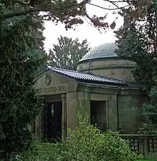 Grabmal der Familie Peil auf dem Friedhof Düren-Ost