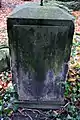 Unterteil eines Grabmals vom alten Gutsfriedhof