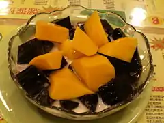 Kühlendes Grasgelee-Mango-„Pudding“ a