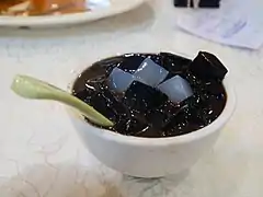 Grasgelee mit Zuckersirup a