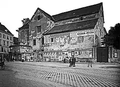 Der Fischmarkt und die baufällige ehemalige Klosterkirche kurz vor ihrem Abriss.