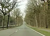 Die vierspurig ausgebaute Bundesstraße 6 im Grinderwald