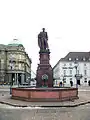 Großherzog-Ludwig-Brunnen, Polizeirevier und Hotel Kaiserhof