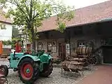 Westseite des Museumshofes mit der Gaststätte Kuhstall