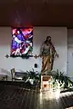 Die Herz-Jesu-Statue (20. Jh.) im linken Seitenschiff