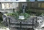 Grab der Familie Gustav Richter, Alter St.-Matthäus-Kirchhof, restauriert 2014