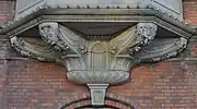 Detail der Fassade mit Steinskulpturen, 2011