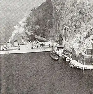 HMS Sundsvall vor Tunneleingang, 1968