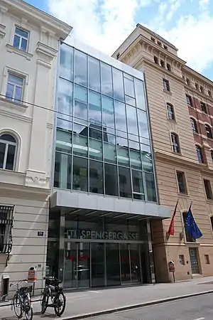 Eingang der HTBLVA Wien V
