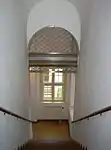 Treppenhaus mit Rollgitter