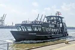 HADAG-Fähre Harmonie auf der Elbe (2022)