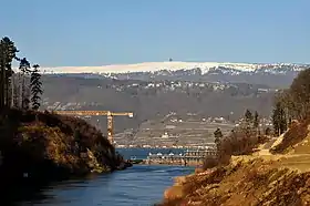 Hagneckkanal mit Chasseral