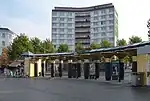 Henriettenplatz, Säulenkolonnaden