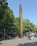 Bronzeobelisk von Heinz Mack für Friedrich Wilhelm