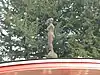 Stefan Albrecht: Weibliche Figur aus Eichenholz