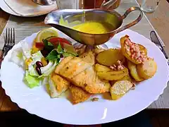 „Hamburger Pannfisch“ – in einer Gaststätte in Hamburg