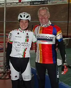 Henrike Handrup mit TrainingspartnerUdo Hempel auf der Bahn in Büttgen