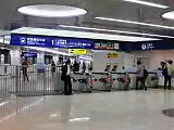Zugang zum Keikyū-Bahnhof