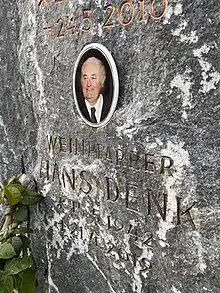 Der Grabstein Hans Denks mit seinen Lebensdaten