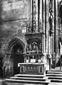 Der Altar am nordöstlichen Vierungspfeiler, 1907 mit dem heute verlorenen Gesprenge