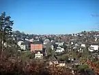 Blick von der Schlossruine, das rote Gebäude ist das Rathaus