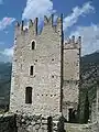 Der Hauptturm der Burg Arco