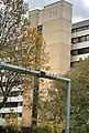 Zweifach angebrachte Hausnummer an der Heerstraße (215), Berlin-Spandau
