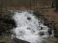 Künstlich angelegter Wasserfall des Heidenbaches