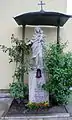 Marienfigur rechts vom Portal