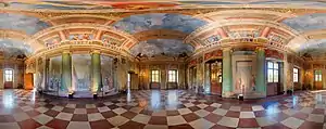 360°-Panorama des Festsaals von Schloss Hellbrunn, die Decke ist völlig verzerrt.