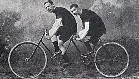 Hildebrand (r.) im Jahr 1894