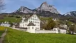 Herrenhaus «Mittleres Feldli» und Mythen