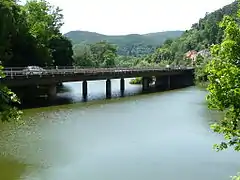 B 37 über dem See