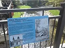 Gedenktafel an die Hexenverfolgung auf der Radewiger Brücke beim Hexenkolk