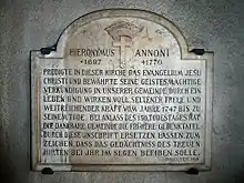 Hieronymus Annoni (1697–1770) Theologe. Gedenktafel innerhalb der Ringmauer der Wehrkirche St. Arbogast in Muttenz, Basel-Landschaft