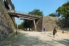 Brücke zur zweiten Vorburg