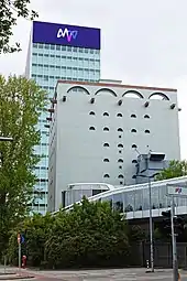 Hochbunker Neckarvorlandstraße neben dem MVV-Hochhaus