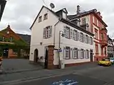 Repräsentative Gebäude an der Mainzer Straße in Hochheim