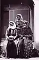 Drei armenische Frauen im Iran