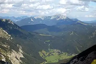 Der Seeberg vom Hochschwabmassiv, dahinter die Hohe Veitsch
