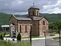Seitenansicht des Serbisch-orthodoxen Klosters der Hl. Dreifaltigkeit bzw. Trinität.