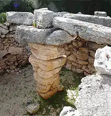 Talayotische Säule von Hospitalet Vell