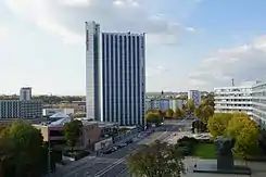 Das 1974 als „Hotel Kongreß“ eröffnete „Dorint Kongresshotel“ – mit 97&nbsp;m das höchste Gebäude in Chemnitz