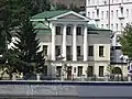 Haus des Kaufmanns I. Pschenitschnikow (1830er Jahre), Nabereschnaja Rabotschei Molodjoschi 2, Jekaterinburg