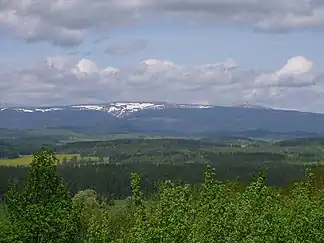 Hrubý Jeseník, Sicht vom Uhlířský vrch, Velká kotlina und Praděd (rechts)