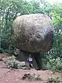 Le Champignon, Felsen