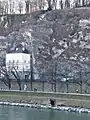 Blick vom rechten Salzachufer zum Klausentor und zur Humboldt-Terrasse