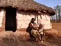 Lehmhütte in einer kleinen Siedlung nahe Marsabit
