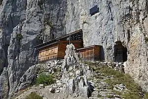 Heftihütte mit Eingang Infanteriewerk Strick