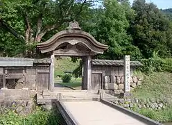 Wiederaufgebautes Tor in Ichijōdani